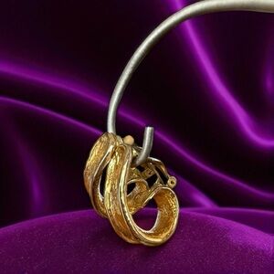 Elegant Gold Hoop Earrings